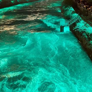 嗯～啊～进去了好烫～动漫
